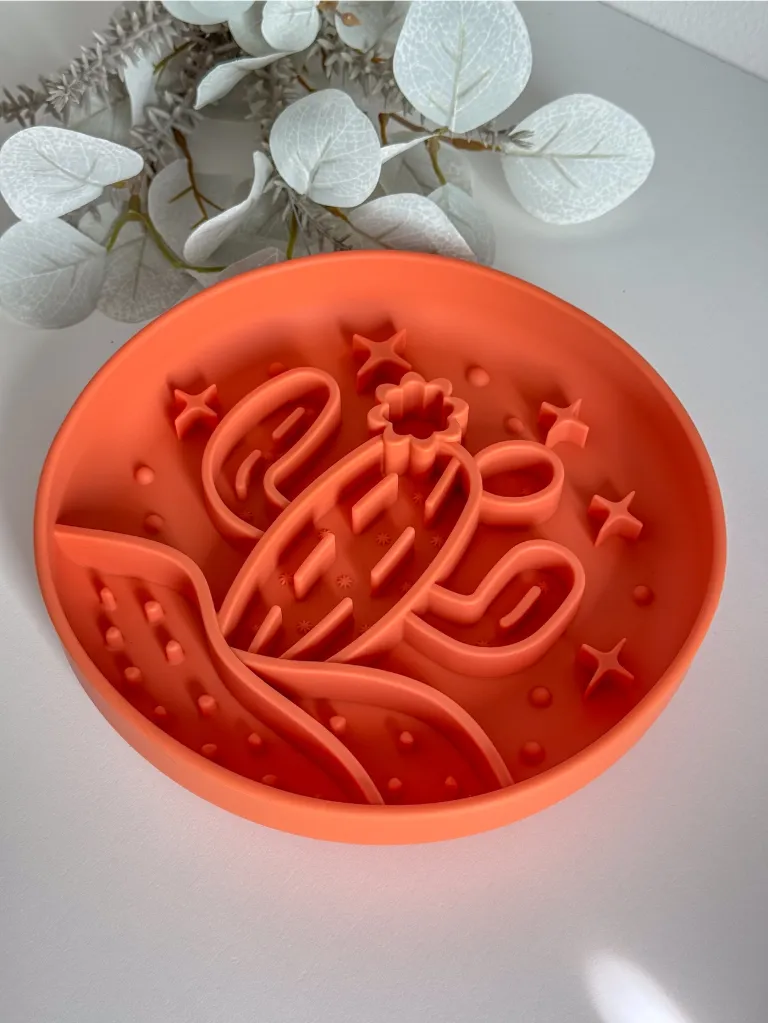 Doggotique Cactus slow feeder voerbak voor honden met likmat (Oranje)